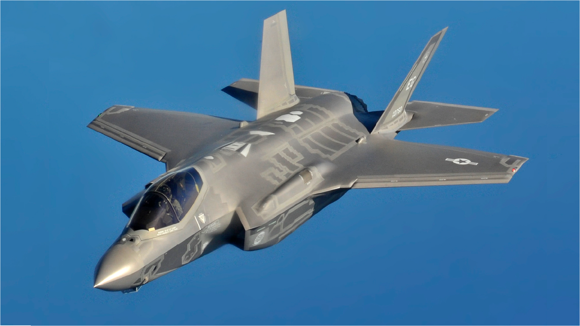 F-35_flight_wide